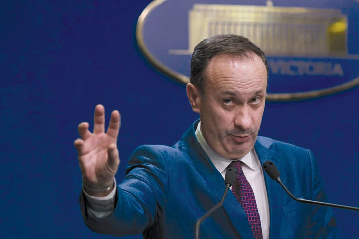 Adrian Câciu ironizează PNL, USR și UDMR și cere alegeri anticipate dacă Guvernul Veștea nu primește învestitura