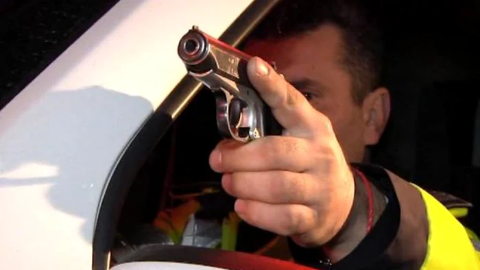 Mascații au intervenit la Babadag după un conflict; polițistul a tras două focuri în plan vertical