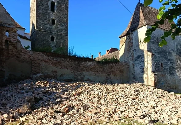 Degradarea bisericilor fortificate din Transilvania: 25% au probleme, inclusiv structurale