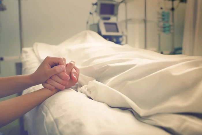 Un bărbat din Bihor a murit după un an și opt luni în comă; familia acuză infecții nosocomiale și neglijență medicală