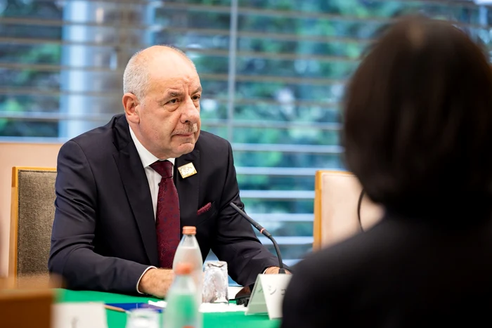 Președintele Tamas Sulyok refuză să cedeze în fața tentativelor guvernului condus de Peter Magyar