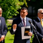 Rectorul SNSPA: parlamentarii AUR vor vota Guvernul Veștea „pentru că George Simion le permite acest lucru”