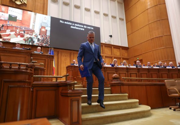 Parlamentul respinge cabinetul lui Adrian Veștea; criza politică se adâncește