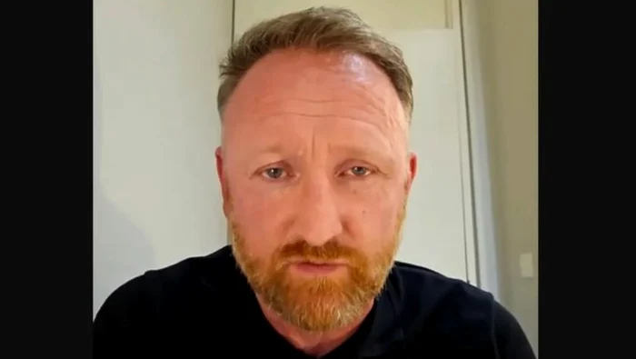 Chay Bowes, colaborator la Russia Today, refuzat la intrarea în România și expulzat după aterizare la Otopeni
