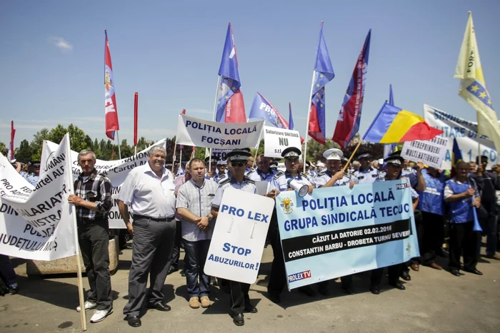 De ce stârnește revolta legea salarizării unitare: sporuri eliminate, incertitudini și proteste în sectorul public