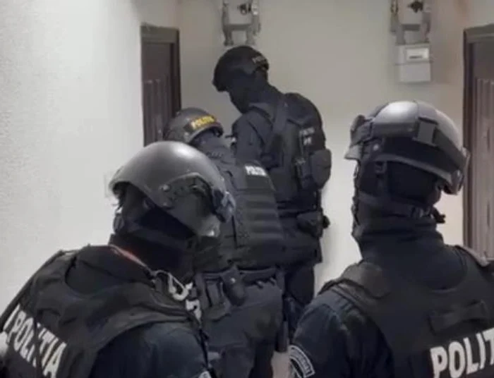 Percheziții la București: avocatul Mihai Rapcea, vizat într-un dosar privind mesaje cu caracter fascist și rasist