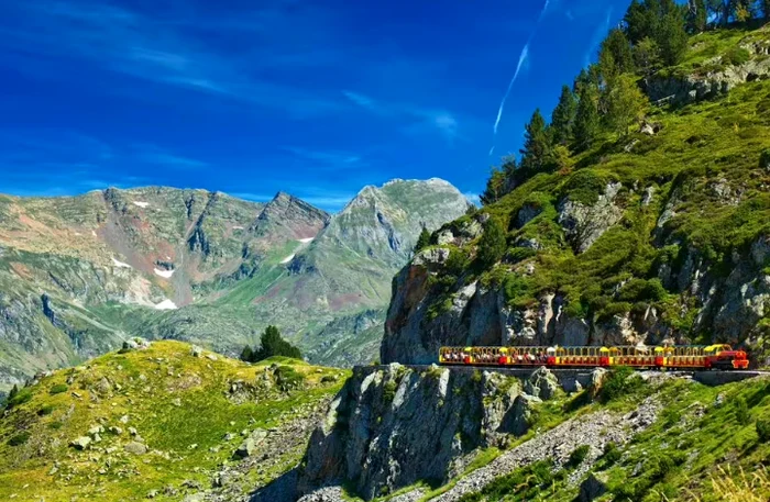 Artouste Train: cel mai înalt tren turistic din Europa urcă la 2.000 m în Pirinei