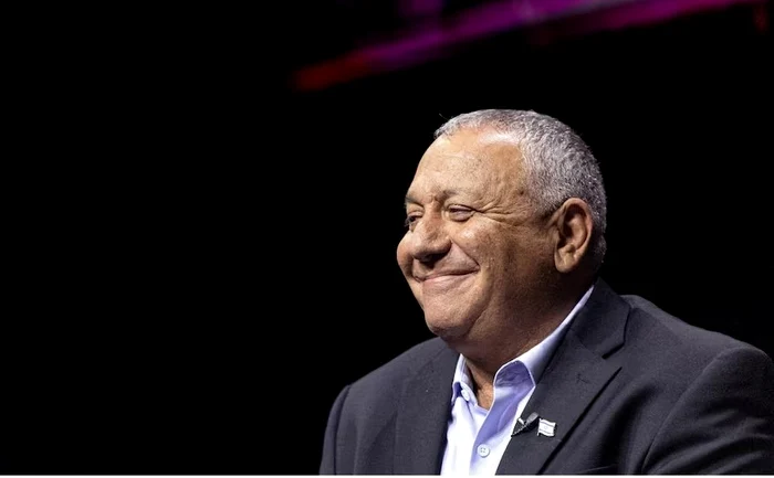 Fostul șef al armatei Gadi Eisenkot amenință poziția lui Netanyahu în sondaje
