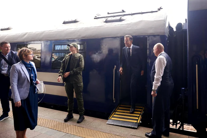 Secretarul general al NATO, Mark Rutte, a efectuat o vizită surpriză la Kiev pe fondul intensificării atacurilor rusești