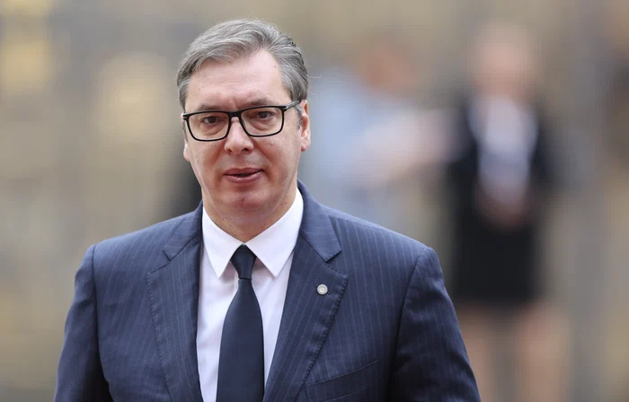 Aleksandar Vucic anunță demisia în câteva săptămâni și cere alegeri anticipate în Serbia