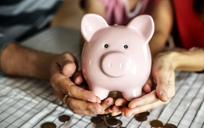 Majoritatea românilor nu au economii pentru urgențe: 6 din 10 nu ar face față unei crize financiare