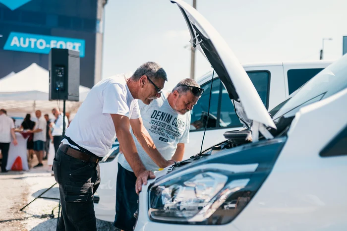 Ford renunță parțial la automatizare: reangajează circa 350 de ingineri după eşecul unor sisteme AI de control al calității