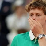 Incident pe iarbă la Wimbledon: Sinner sângerează pe Central, Shapovalov și Chwalinska se accidentează