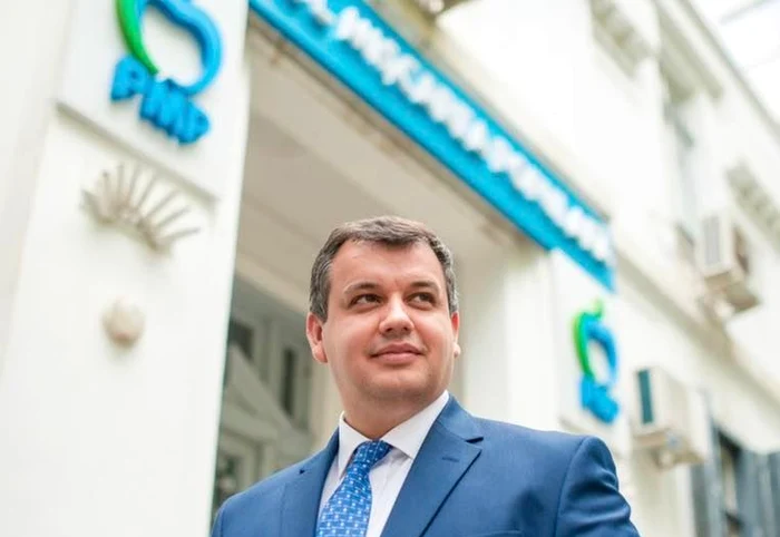 Eugen Tomac şi-a înaintat demisia din funcţia de preşedinte al PMP şi devine independent politic
