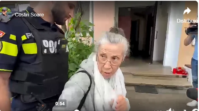 Mama fraţilor găsiţi morţi, după uciderea bunicii şi a celor doi fii: „Nu înţeleg ce s-a întâmplat”