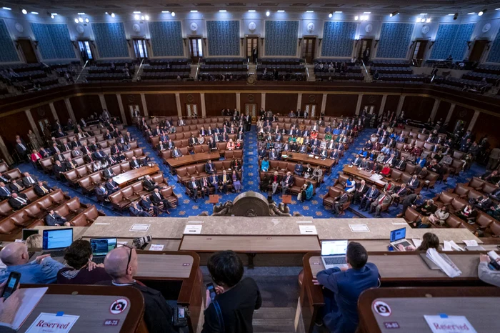 18 republicani din Congresul SUA au susținut un pachet major de asistență pentru Ucraina, stârnind controverse