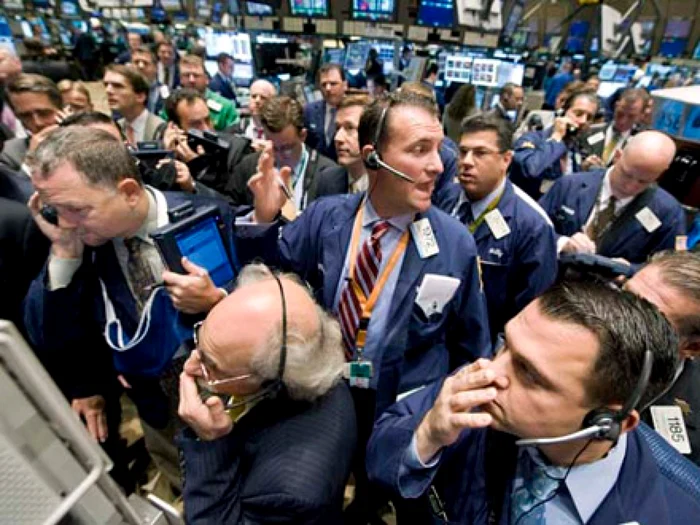 Wall Street se prăbușește după date solide privind piața muncii; cripto și tech amplifică vânzările