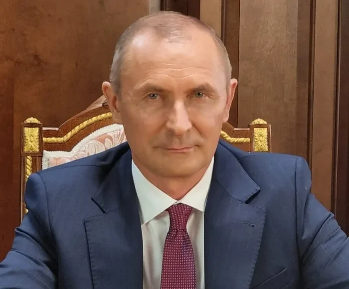 Sosia lui Putin povestește cum a salvat un „fals” Zelenski din Kiev și cum folosește satira împotriva Kremlinului