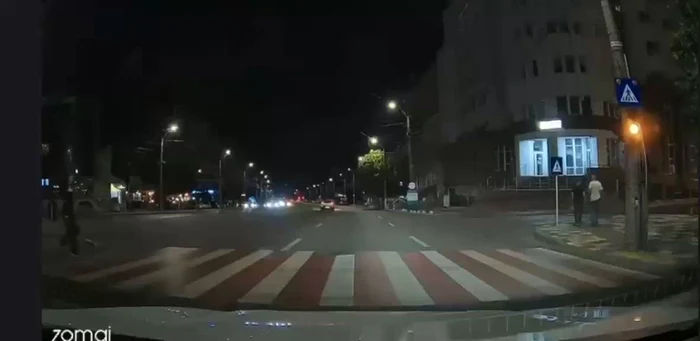 O tânără la un pas de a fi lovită pe o trecere de pietoni în Galați; șoferul a fugit de la locul incidentului
