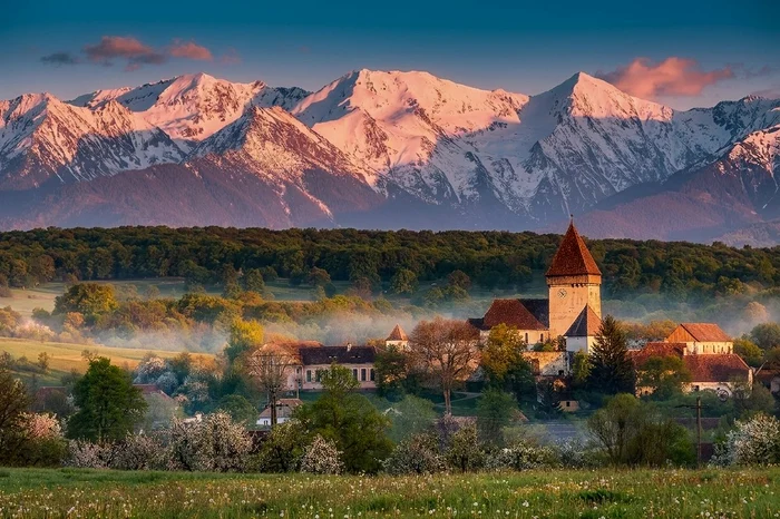 Satul Hosman renaște grație bisericii săsești fortificate și turismului de pe Valea Hârtibaciului