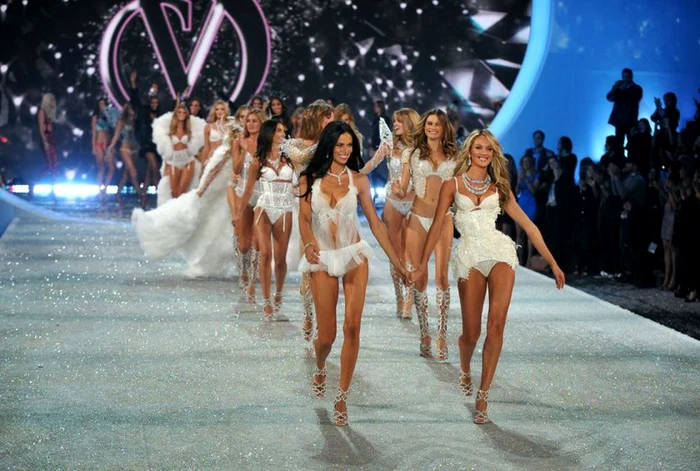 Victoria’s Secret revine în prim‑plan prin pariu pe „sexy” și marketing cu vedete globale