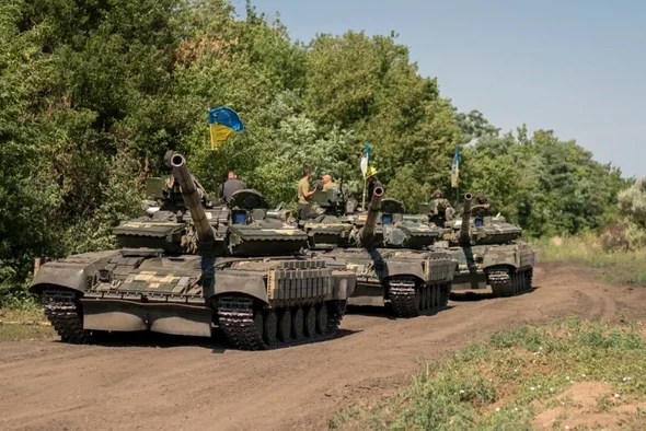Sisteme active anti-dronă: cum ar putea permite revenirea blindatelor pe linia întâi, potrivit industriei ucrainene