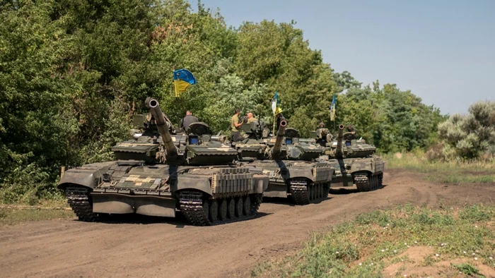 Sisteme active anti-dronă: cum ar putea permite revenirea blindatelor pe linia întâi, potrivit industriei ucrainene