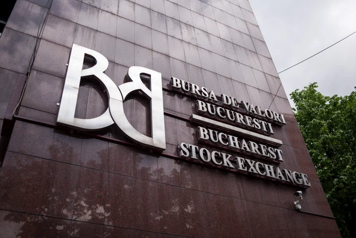 Bursa de la București a deschis în scădere după amenzi de 3,73 miliarde lei aplicate băncilor
