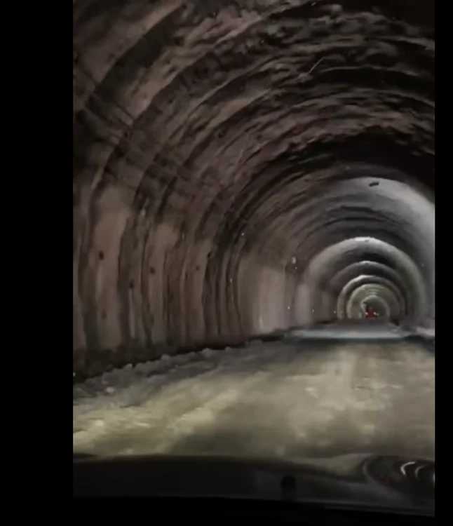Prima traversare cu autovehiculul prin tunelul Robești, pe Autostrada Sibiu–Pitești