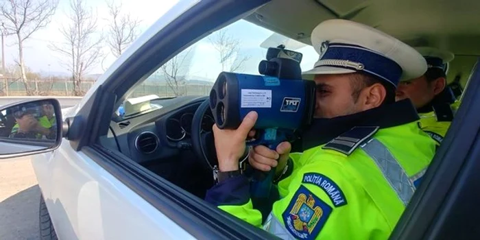 Polițist din Galați prins de radar conducând cu viteză excesivă autospeciala de serviciu