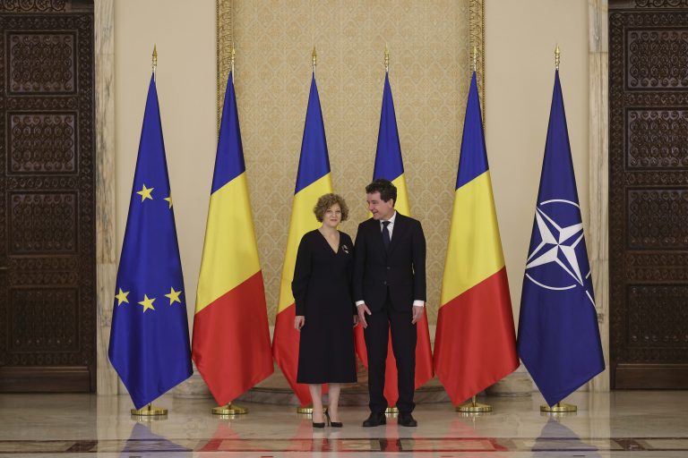 Oana Gheorghiu îl critică pe Nicușor Dan și îl susține pe Ilie Bolojan: „Încrederea se pierde într-o singură clipă”