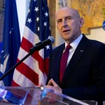 Ministrul britanic al Apărării, John Healey, demisionează din cauza lipsei finanțării pentru armată