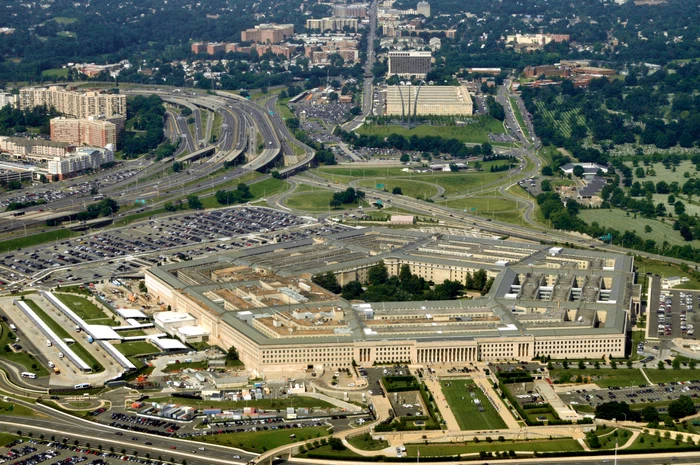 Zone din Pentagon izolate și evacuate după semnalarea unei probleme de calitate a aerului