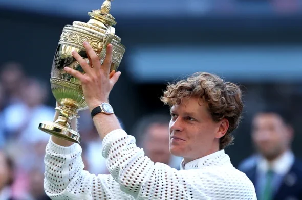 Jannik Sinner câștigă din nou Wimbledon: învins pe Zverev după aproape patru ore