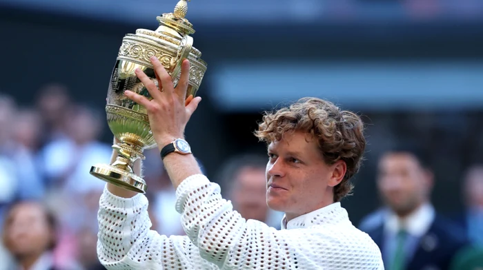Jannik Sinner câștigă din nou Wimbledon: învins pe Zverev după aproape patru ore
