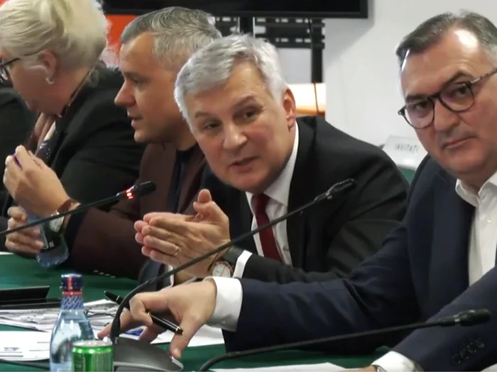 Daniel Zamfir îl acuză de ipocrizie pe Siegfried Mureșan și cere explicații de la Traian Băsescu