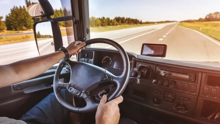 Atenție: escrocherie prin SMS în numele Ministerului Transporturilor — mesaje false despre amenzi de viteză
