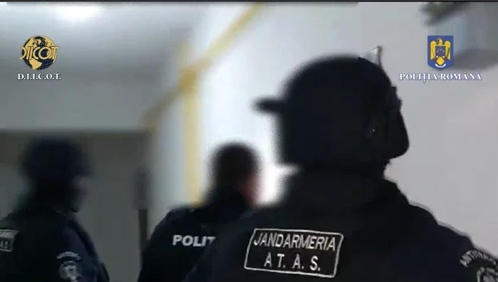 Percheziții DIICOT la Casa de Pensii București și în șapte județe pentru presupuse pensii obținute fraudulos