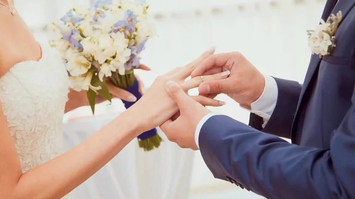 Nuntă la Iași între doi tineri din familii de afaceri cu avere considerabilă