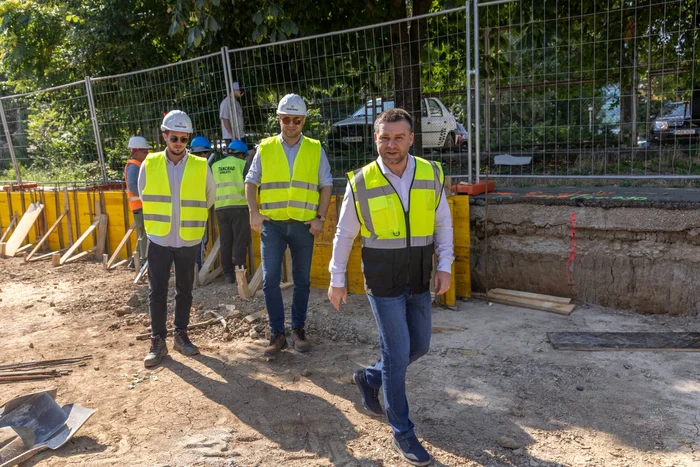 Ciprian Ciucu: Primăria monitorizează prezența muncitorilor pe șantierele Capitalei