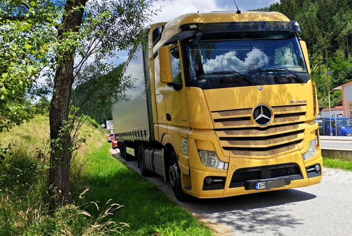 Șofer român de camion reținut în Bulgaria după ce a condus băut și a încercat să mituiască polițiștii cu 50 de euro
