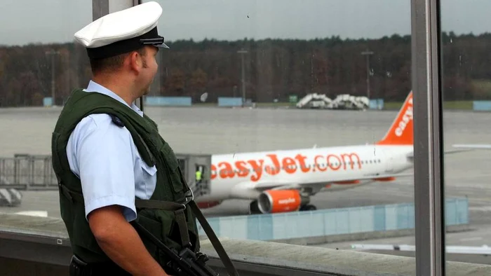 Bombardamentele din Orientul Mijlociu pun presiune pe companiile aeriene europene: restructurări şi fuziuni posibile
