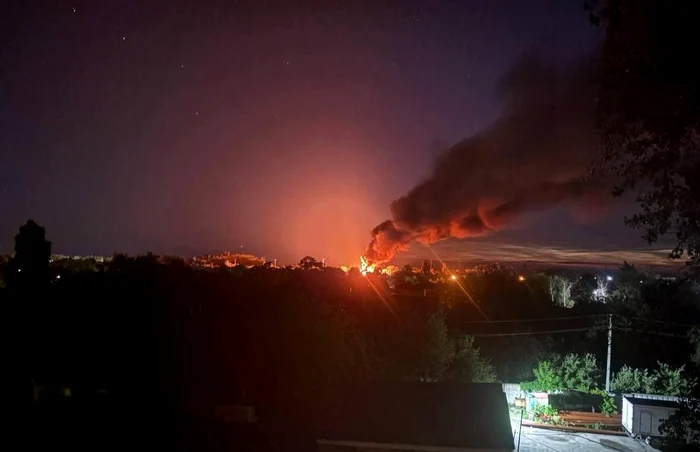 Incendiu raportat la baza aeriană Engels-2, după un atac cu drone atribuit Ucrainei