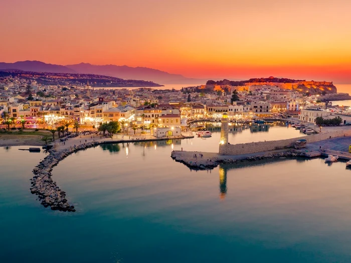 Grecia atinge noi recorduri în turism, deşi profilul turiştilor se schimbă