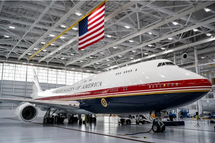 Trump a efectuat primul zbor oficial cu noul Air Force One donat de Qatar