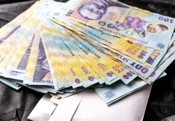 Topul salariilor în România: IT, energie și petrol în frunte, servicii și activități sezoniere la coadă