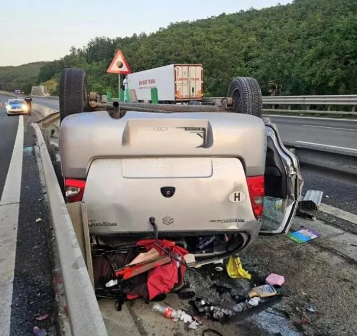 O fetiţă de 5 ani a murit într-un accident pe A1; mama şi fratele ei au fost răniţi