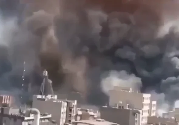 A șaptea noapte consecutivă de bombardamente americane în Iran; Teheranul ameninţă cu „ofensivă totală”