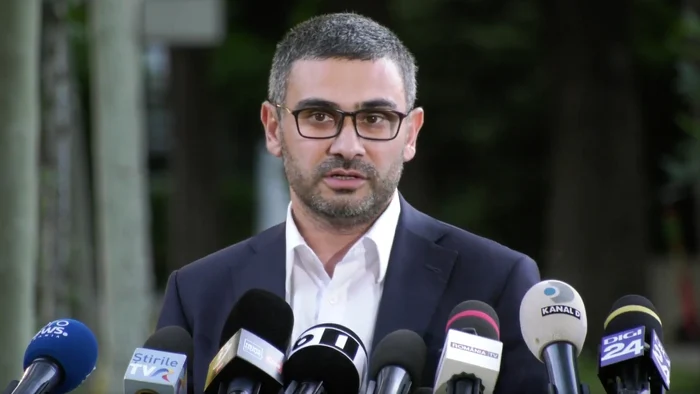 Florin Manole îl ironizează pe Siegfried Mureşan şi îl invită la negocierile privind Legea salarizării