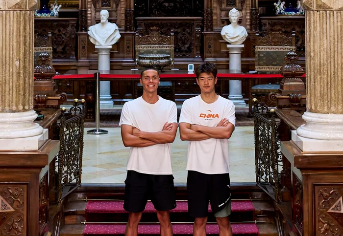 David Popovici l-a dus pe Pan Zhanle la Castelul Peleș: campionul chinez, impresionat de vizită